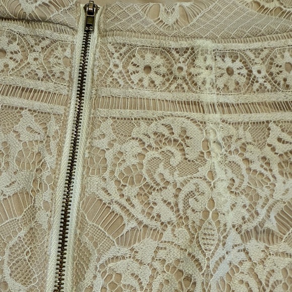 NWT Elegant Ivory Lace Backless  Mini Dress. Small - Picture 5 of 6